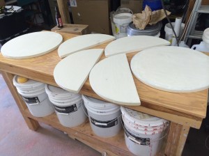 Freshly kiln washed shelves drying out. Thanks to Brackers Good Earth for amazingly good kiln wash. Under all that old mess my shelves looked brand new.